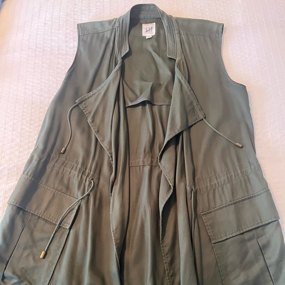 GAP Olive Green Cargo Vest